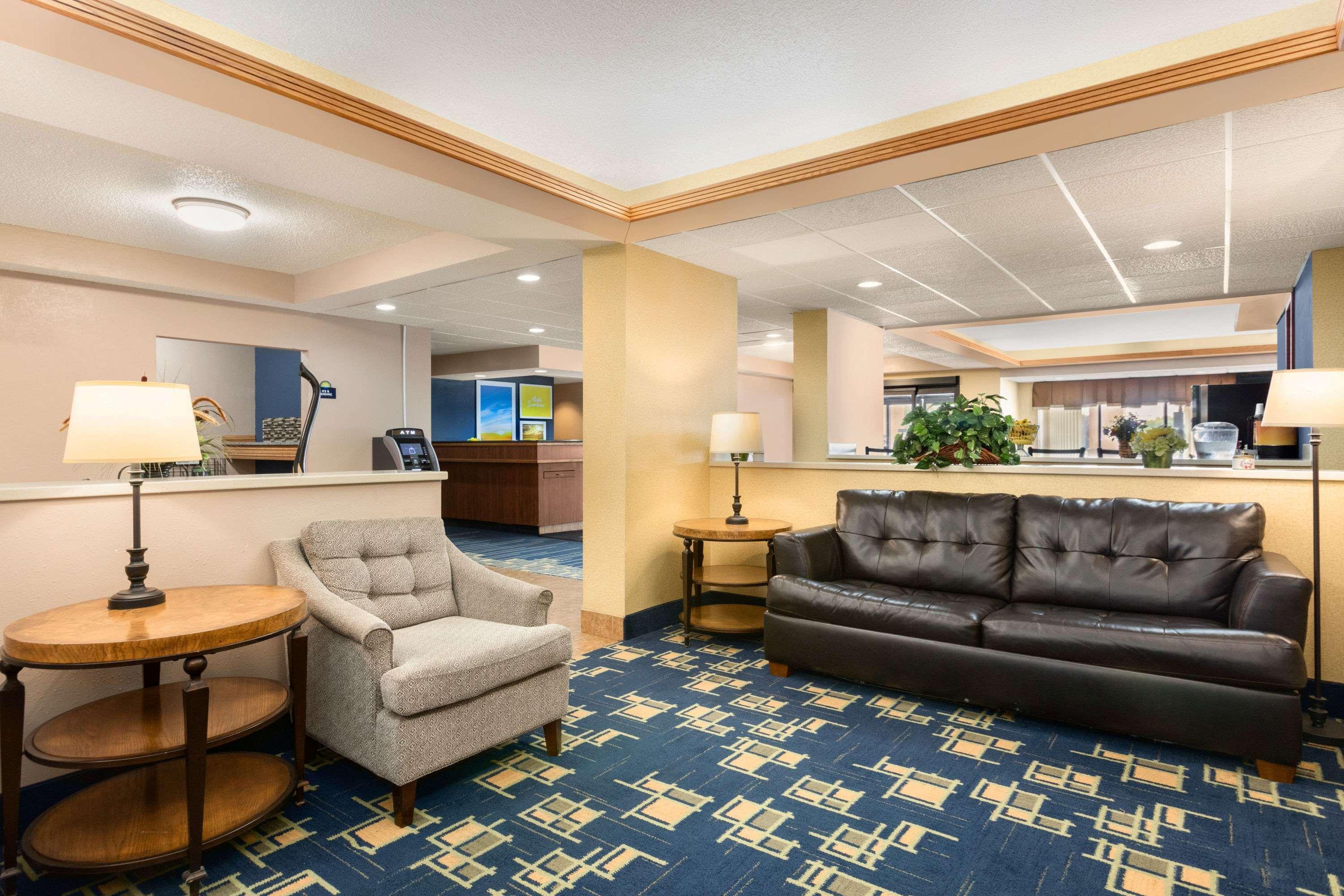 Days By Wyndham Hotel Fargo